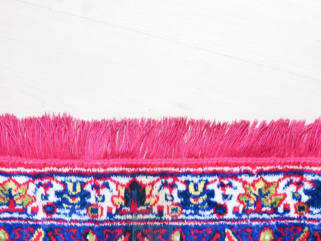 haft ludowy na tkaninie
